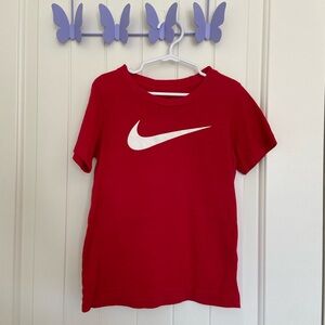 EUC‎ | Nike boy’s basic solid red swoosh short sleeve shirt size 7